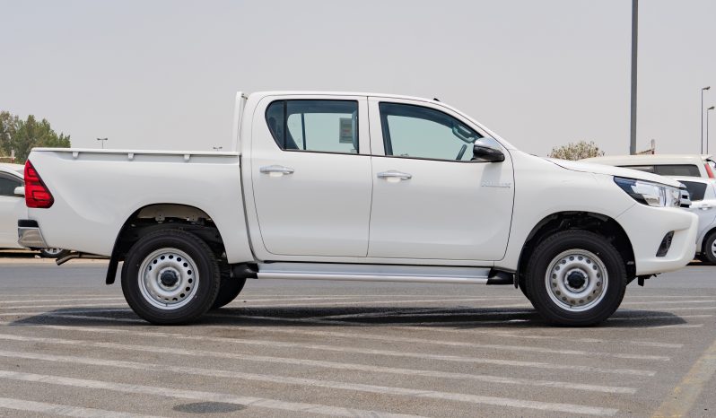 
								2025 Toyota Hilux DLX 2.7L AT Petrol (White) full									