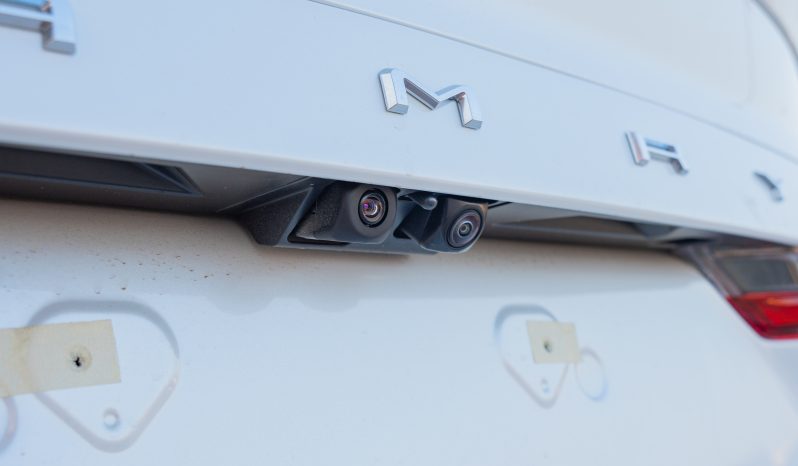 
2025 Toyota Camry Lumiere 2.5L HEV Full option (White) full									