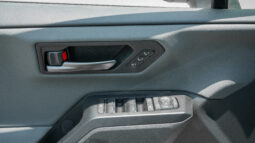 
										2026 Toyota Rav4 XSE 2.5L AT Hybrid (White-Black) full									