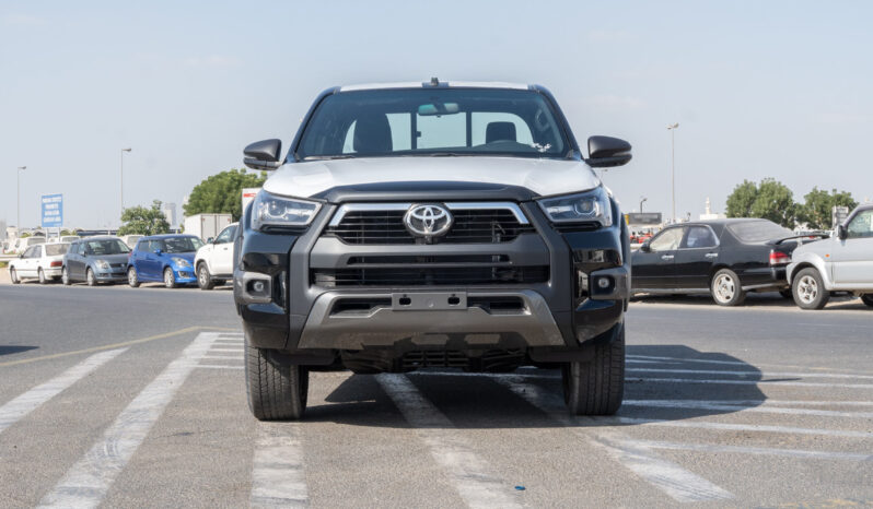 
2025 Toyota Hilux Adventure SR5 4.0L AT Petrol full									