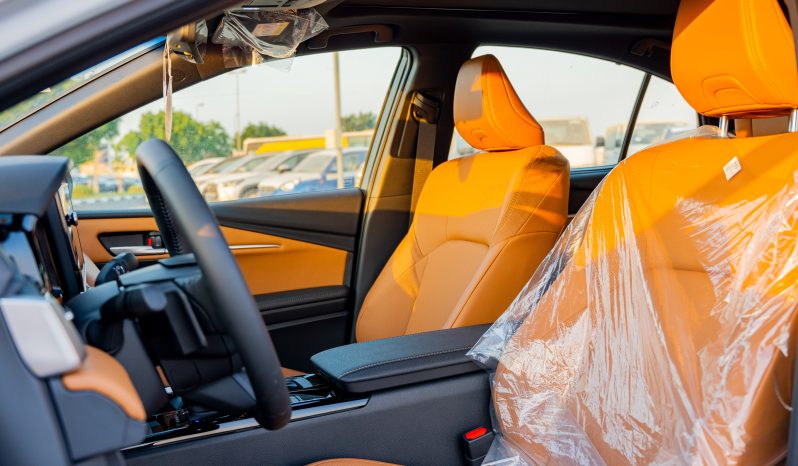 
2025 Toyota Camry Lumiere 2.5L HEV Full option (White) full									