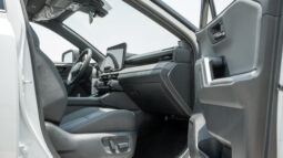 
										2026 Toyota Rav4 XSE 2.5L AT Hybrid (White-Black) full									