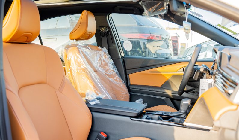 
2025 Toyota Camry Lumiere 2.5L HEV Full option (White) full									