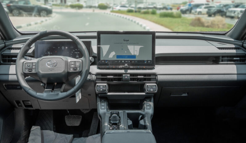 
								2026 Toyota Rav4 XSE 2.5L AT Hybrid (White-Black) full									
