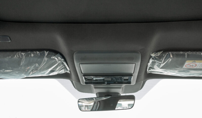 
								2026 Toyota Rav4 XSE 2.5L AT Hybrid (White-Black) full									