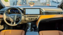 
2025 Toyota Camry Lumiere 2.5L HEV Full option (White) full									