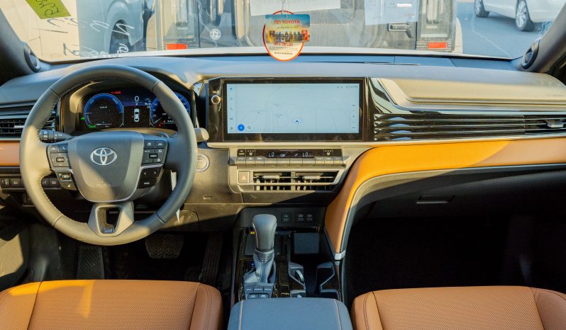 
2025 Toyota Camry Lumiere 2.5L HEV Full option (White) full									