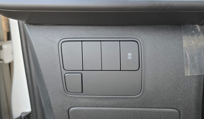 
2025 Hyundai Staria 3.5L AT Petrol (11 Seats) full									