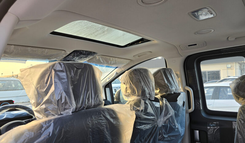 
2025 Hyundai Staria 3.5L AT Petrol (11 Seats) full									