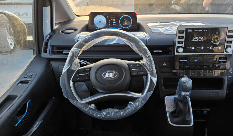 
2025 Hyundai Staria 3.5L AT Petrol (11 Seats) full									