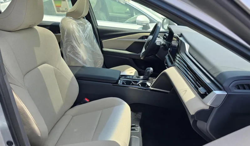 
2026 Toyota Camry LE 2.5L AT Hybrid (Silver) full									