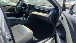 
2026 Toyota Camry LE 2.5L AT Hybrid (Silver) full									