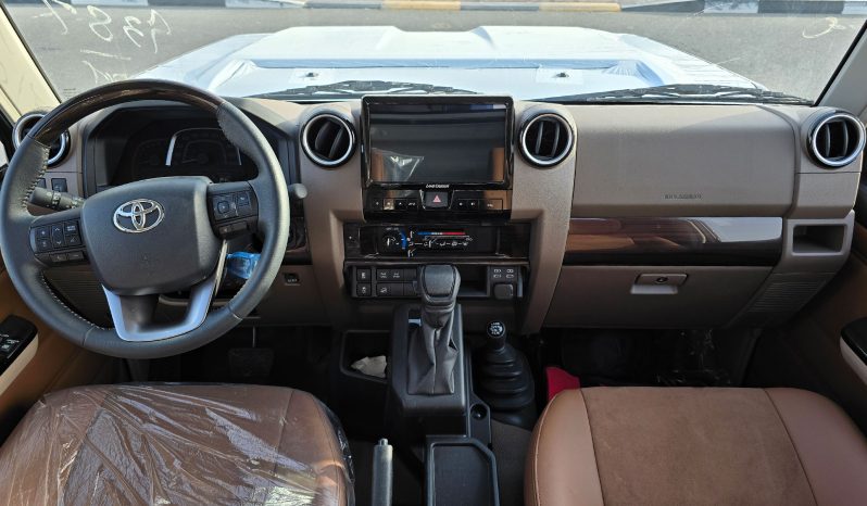 
2025 Toyota Land Cruiser LC 79 4.0L AT Petrol (Gray) full									