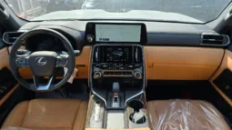 
2026 Lexus LX700h Signature 3.5L AT Hybrid (7seats) 10 Speaker full									