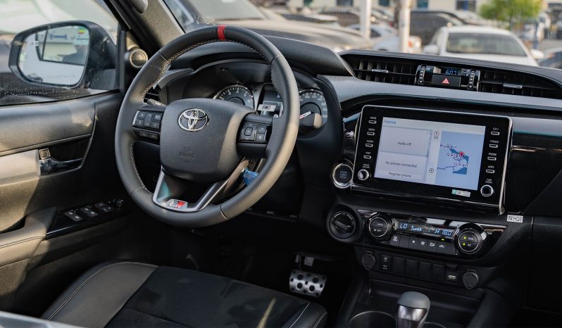 
2025 Toyota Hilux GR-Sport 4.0L AT Petrol (White) full									