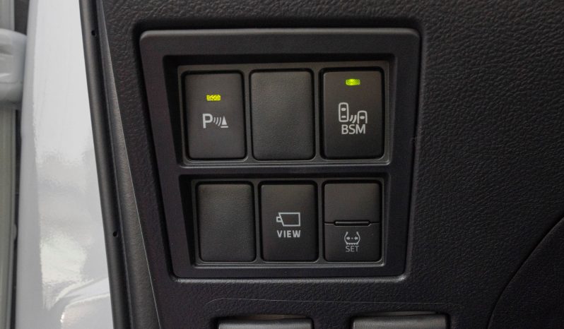 
2025 Toyota Hilux GR-Sport 4.0L AT Petrol (White) full									