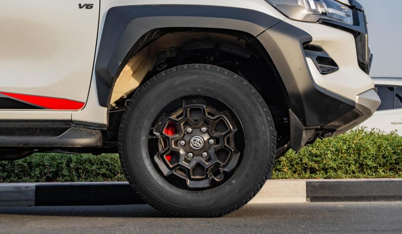 
2025 Toyota Hilux GR-Sport 4.0L AT Petrol (White) full									