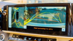 
2025 Toyota Camry Lumiere 2.5L HEV Full option (White) full									