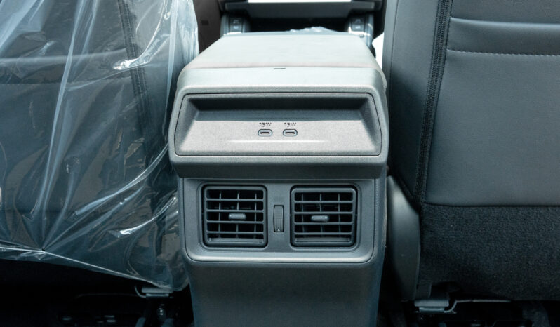 
								2026 Toyota Rav4 XSE 2.5L AT Hybrid (White-Black) full									