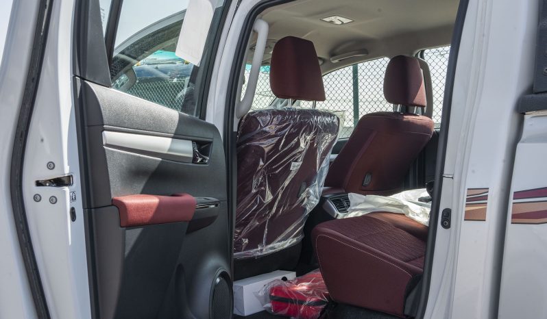 
2026 Toyota Hilux SGLX 2.8L AT Diesel (White-Red) full									