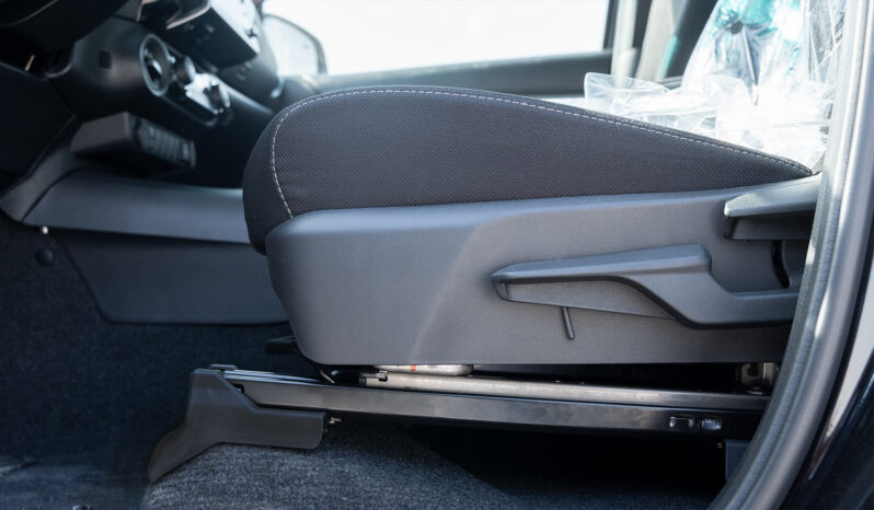 
2025 Toyota Hilux Adventure SR5 4.0L AT Petrol full									