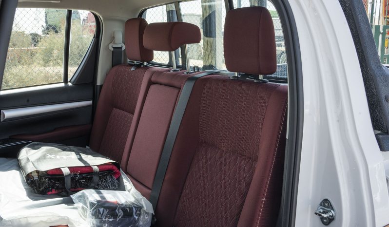 
2026 Toyota Hilux SGLX 2.8L AT Diesel (White-Red) full									