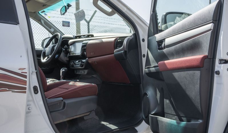 
2026 Toyota Hilux SGLX 2.8L AT Diesel (White-Red) full									