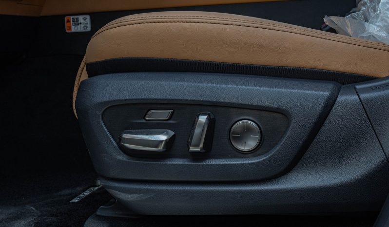 
								2026 Lexus LX600 Signature 3.5L AT Petrol /w Wood Accent full									