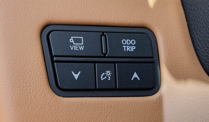 
								2026 Lexus LX600 Signature 3.5L AT Petrol /w Wood Accent full									