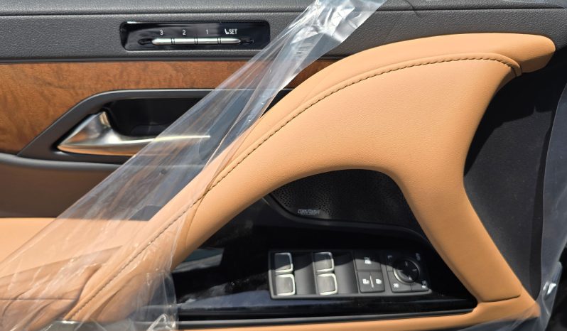 
								2026 Lexus LX600 Signature 3.5L AT Petrol /w Wood Accent full									