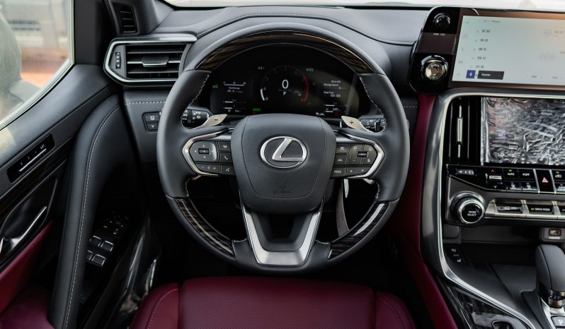 
								2026 Lexus LX700h Signature 3.5L AT Hybrid 7Seats (Black-Red) full									