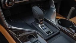 
2026 Lexus LX700h Signature 3.5L AT Hybrid (Black) 5 Seats full									