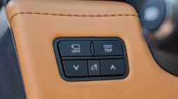 
2026 Lexus LX700h Signature 3.5L AT Hybrid (7seats) 10 Speaker full									