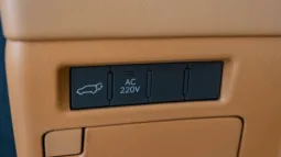 
2026 Lexus LX700h Signature 3.5L AT Hybrid (7seats) 10 Speaker full									