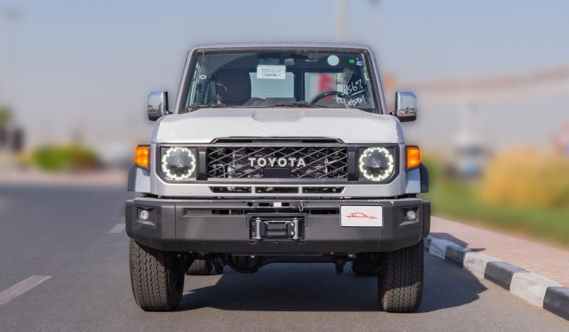 
								2026 Toyota Land Cruiser LC 71 4.0L AT Petrol (Silver) full									