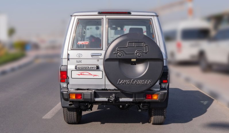 
								2026 Toyota Land Cruiser LC 71 4.0L AT Petrol (Silver) full									