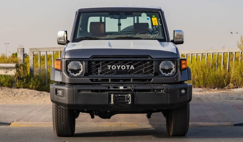 
2025 Toyota Land Cruiser LC 79 4.0L AT Petrol (Gray) full									