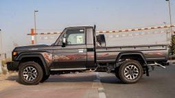 
2025 Toyota Land Cruiser LC 79 4.0L AT Petrol (Gray) full									