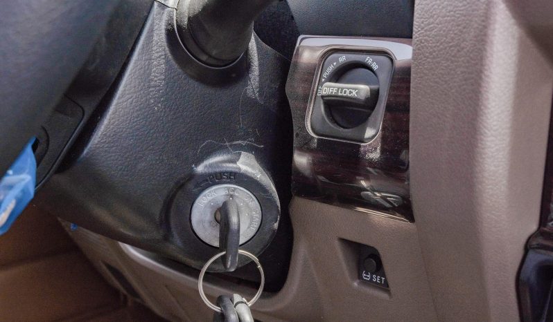 
2025 Toyota Land Cruiser LC 79 4.0L AT Petrol (White) full									