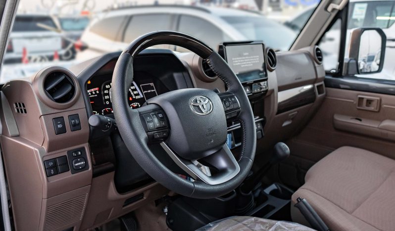 
2025 Toyota Land Cruiser LC 79 2.8L SC MT Diesel (Gray) full									