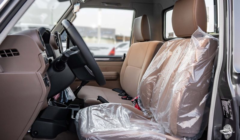 
2025 Toyota Land Cruiser LC 79 2.8L SC MT Diesel (Gray) full									