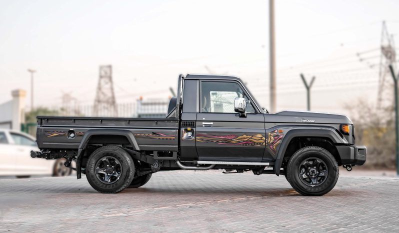 
2025 Toyota Land Cruiser LC 79 2.8L SC MT Diesel (Gray) full									