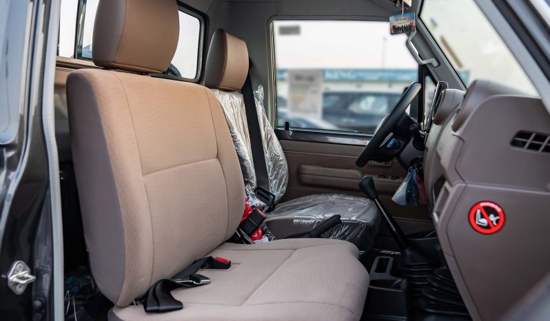 
2025 Toyota Land Cruiser LC 79 2.8L SC MT Diesel (Gray) full									