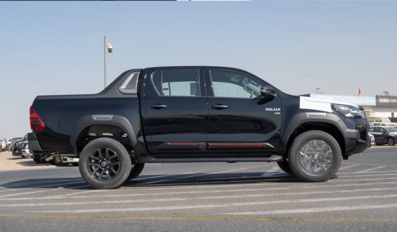 
2025 Toyota Hilux Adventure SR5 4.0L AT Petrol full									