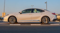 
2025 Toyota Camry Lumiere 2.5L HEV Full option (White) full									