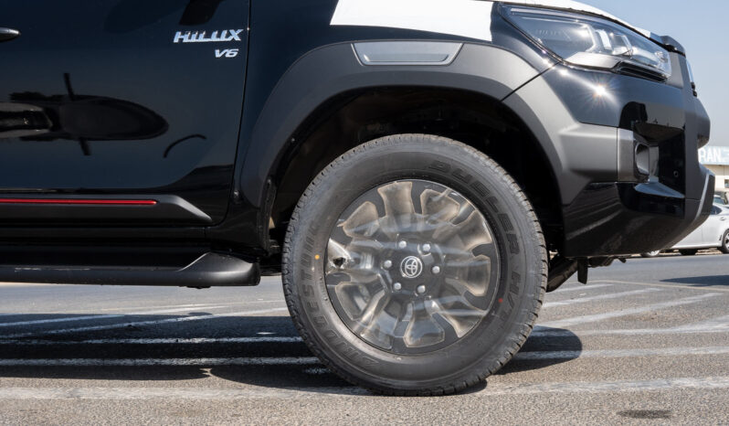 
2025 Toyota Hilux Adventure SR5 4.0L AT Petrol full									