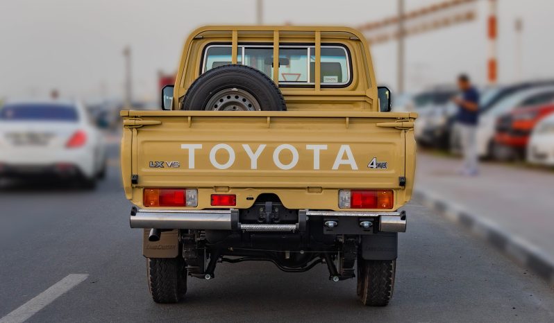 
2025 Toyota Land Cruiser LC 79 4.0L AT Petrol (Beige) Basic full									
