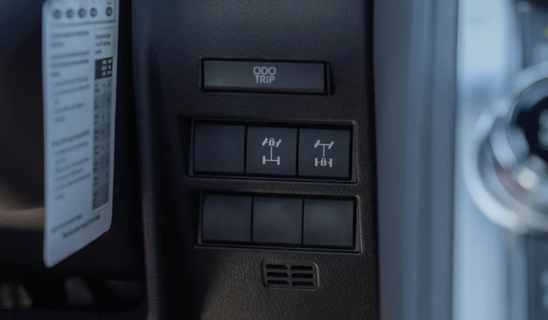 
2026 Toyota Land Cruiser 300 GR-Sport 3.5L AT Petrol full									