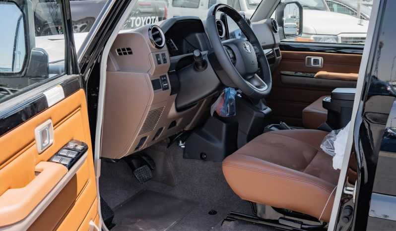 
2026 Toyota Land Cruiser LC76 4.0L AT Petrol (Black) full									
