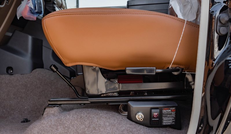 
2026 Toyota Land Cruiser LC76 4.0L AT Petrol (Black) full									